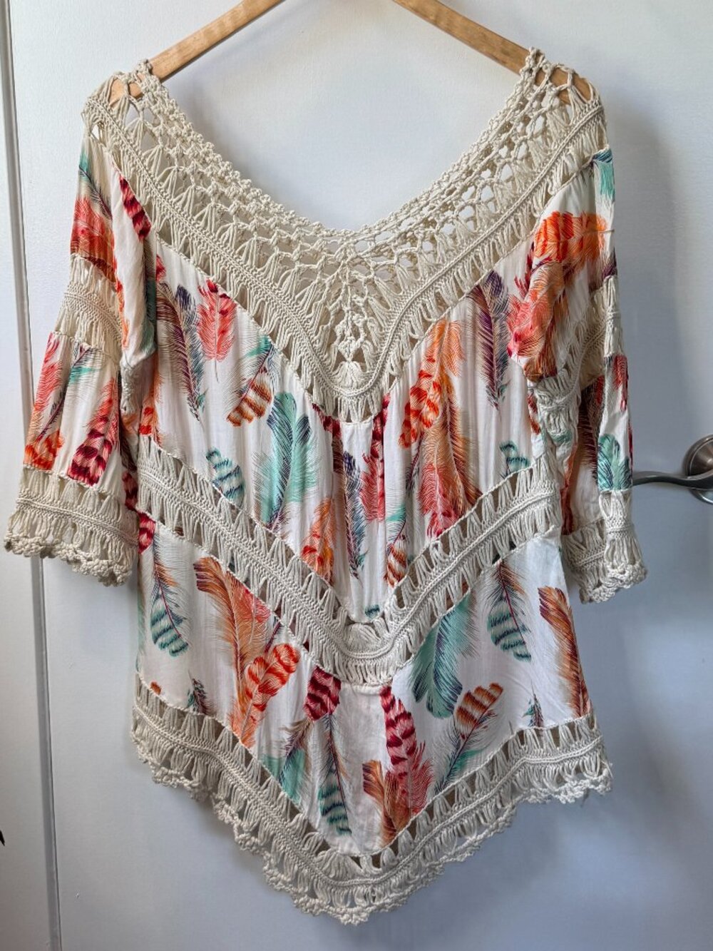 Billabong - S - feather print, crochet banded cover up - EUC